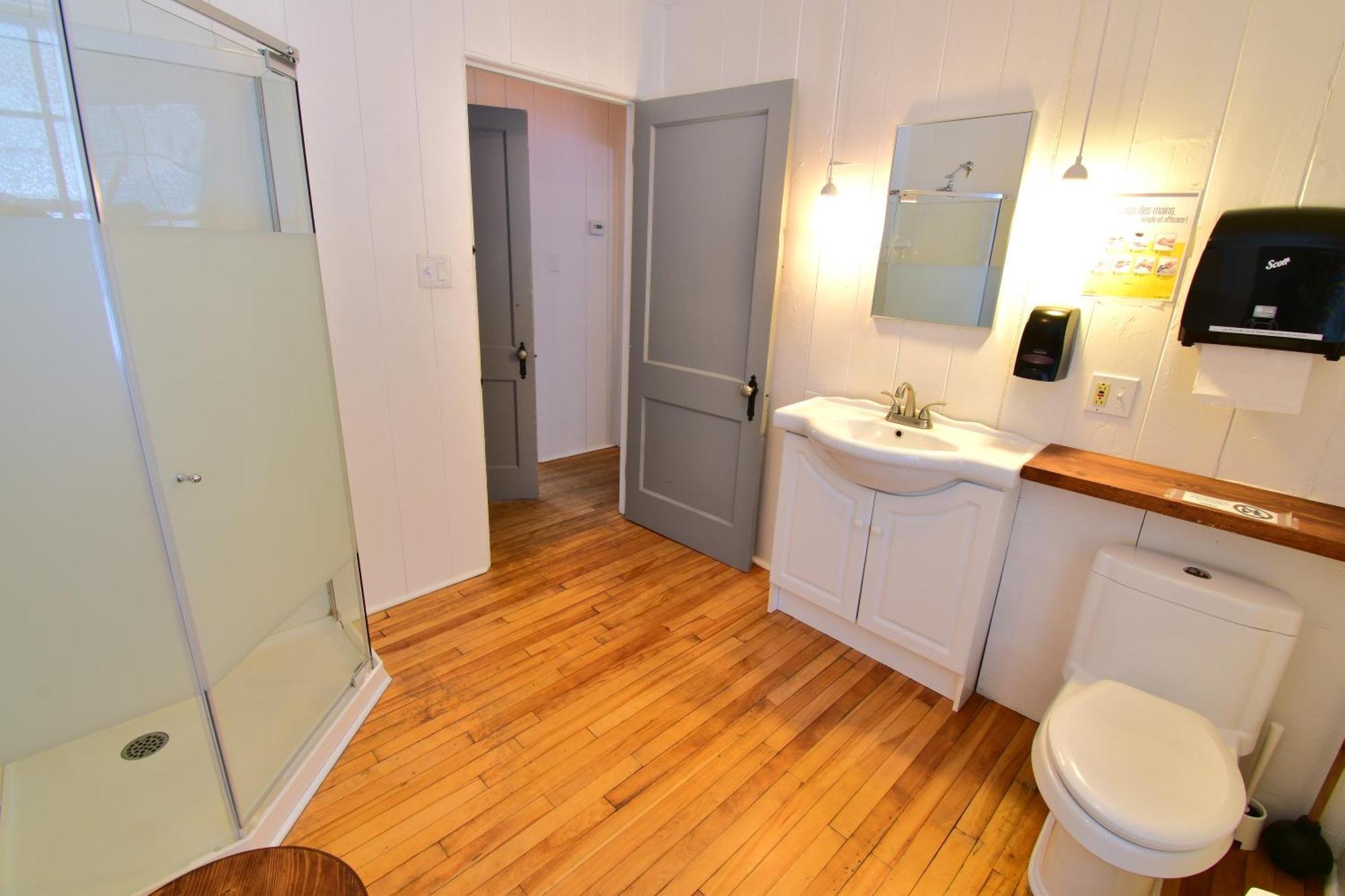 Le Partage Lodge: Destination Plein Air Et Sociale Val-Morin Экстерьер фото